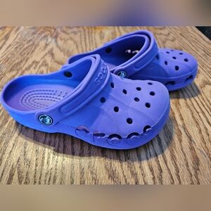 Purple crocs, baya clog